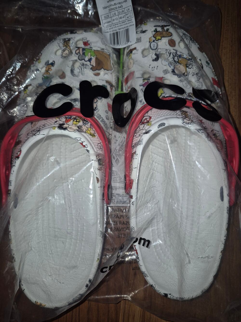 Crocs X Peanuts Snoopy Charlie Brown Clog 208629-94S Mens Size 12 NWT W/ Jibbitz